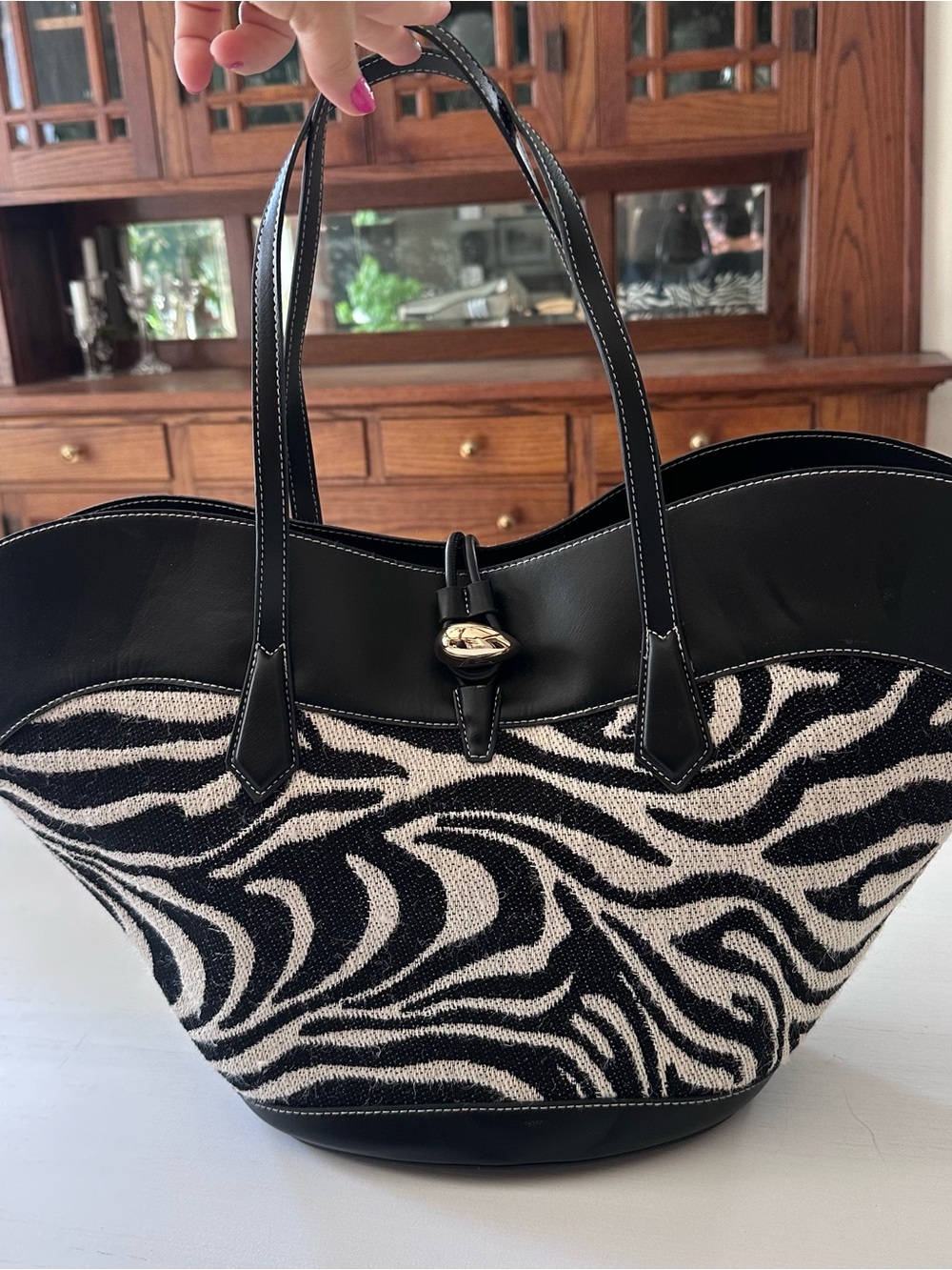 H&M Zebra Shopper - Picture 3 of 16